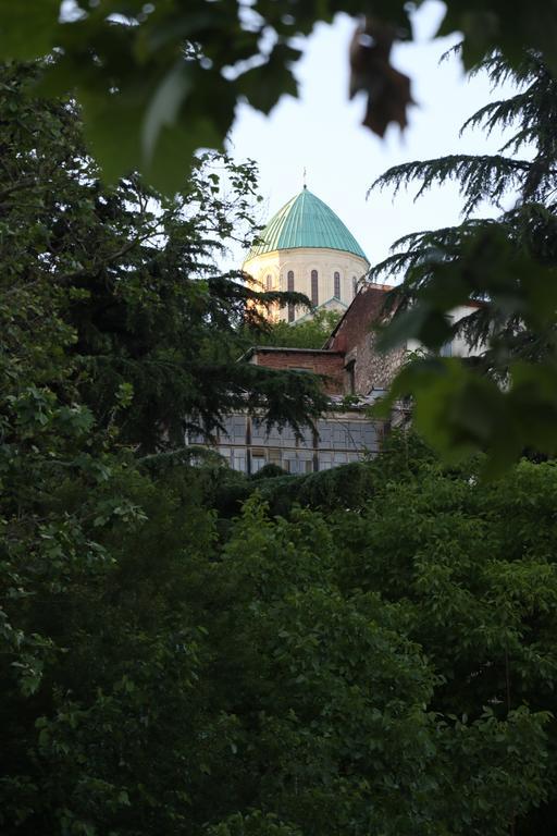 Хостел Saba Кутаиси Экстерьер фото