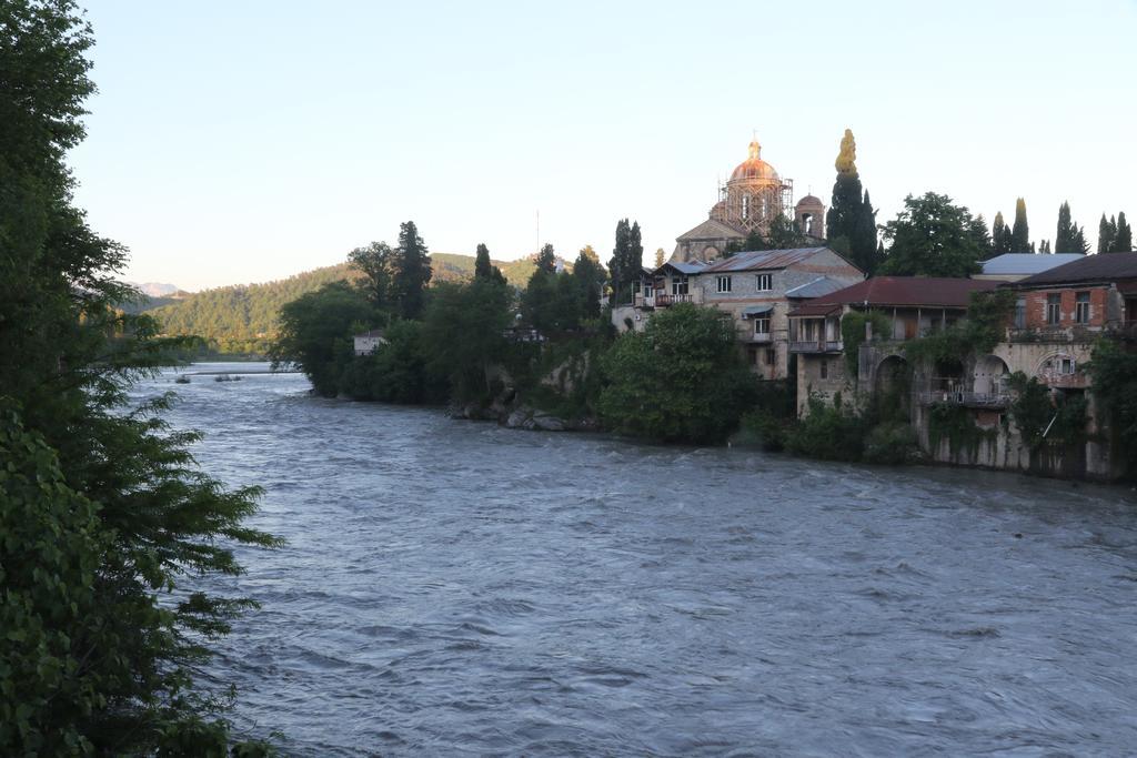 Хостел Saba Кутаиси Экстерьер фото